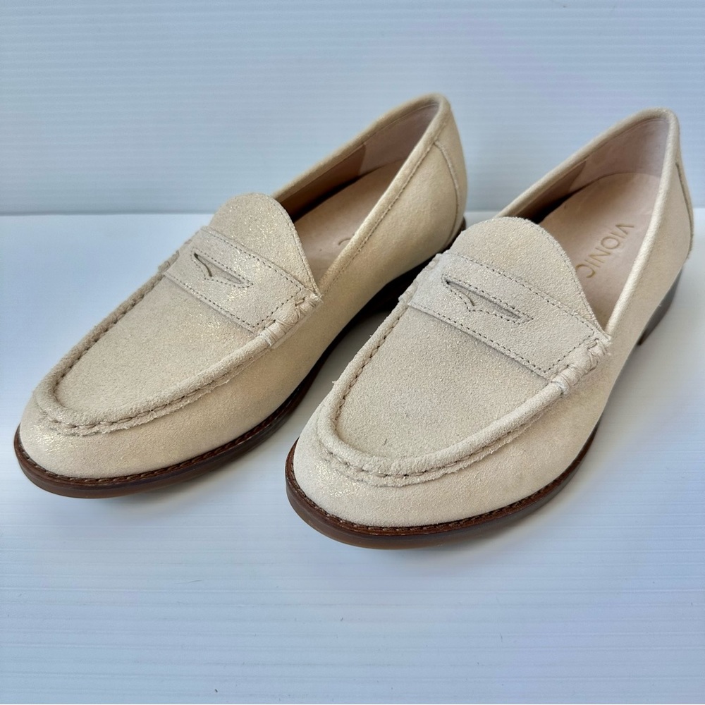 Vionic Classic Waverly Nubuck Leather Cream Gold Loafers Size 6
